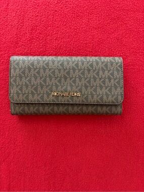 Michael Kors Jet Set Travel Large Trifold Wallet Brown Logo Saffiano